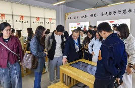 �ǻە���AI���ң���(sh��)�ּ��g(sh��)��ν�����y(t��ng)���������y�}