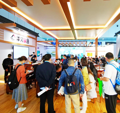 �Ĵ����bչ���գ��A�ı������c����