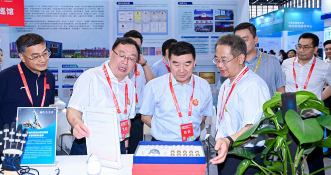 �����ú���ʡ�����b�䲩�[���߸ߵȌWУ�ɹ�չ�������e�k