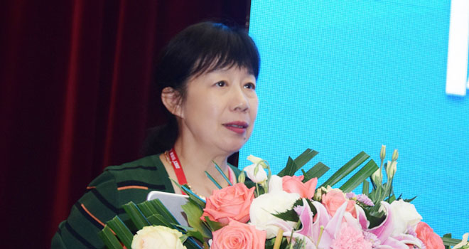 �ڶ������Ͻ����b��l(f��)չՓ���ɹ��e�k